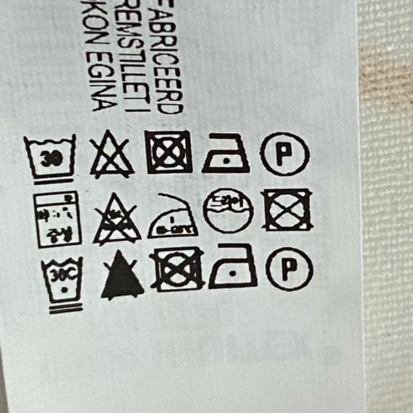 NWT. Zara Off White Voluminous Sleeves V-neck Top. Size M. - Picture 13 of 13